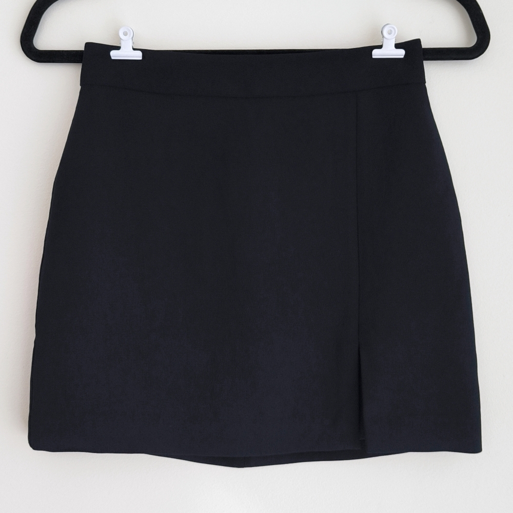 Aritzia Wilfred Patio Mini Skirt in Black - Picture 2 of 7